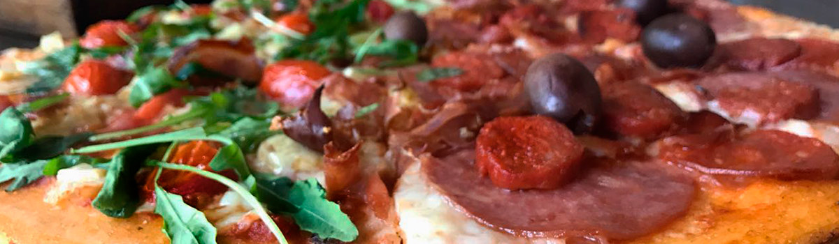 Pizzas al horno de piedra · El Hornero